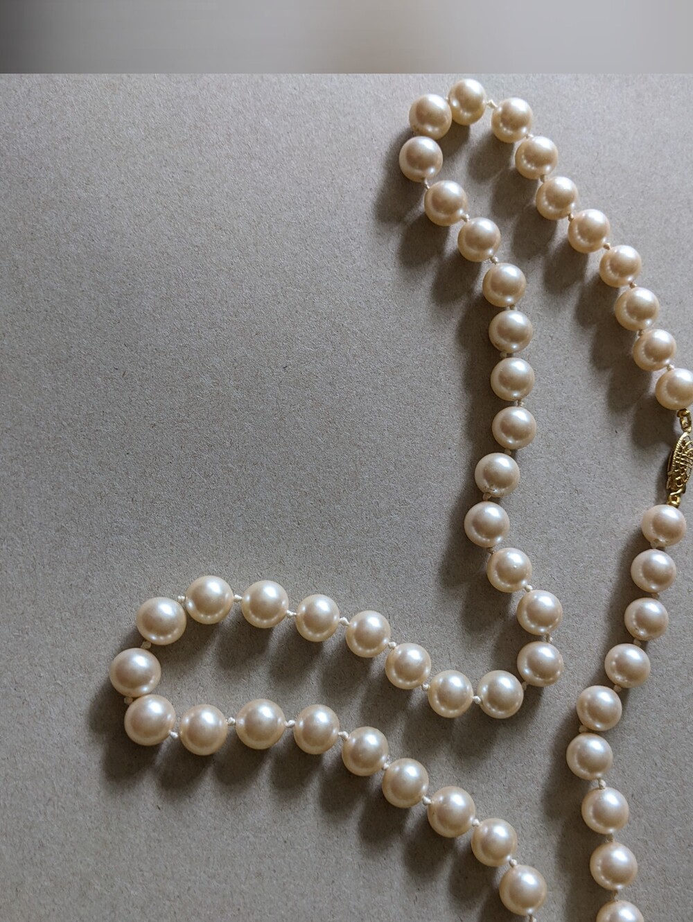 Vintage Marvella Classic Glass Pearl Strand Necklace - Cream Pearls
